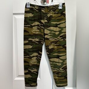 Camo capris